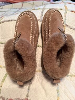 Brown Suede Shearling-Lined Slip-On Slippers